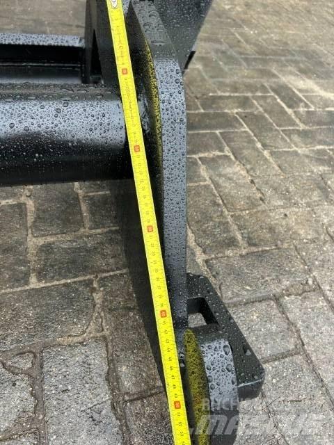  Palet Fork CW 30 Trukkihaarukat