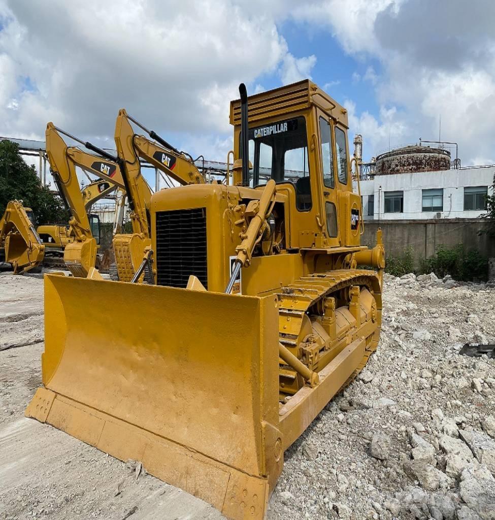 CAT D 6 D Telaketjupuskutraktorit