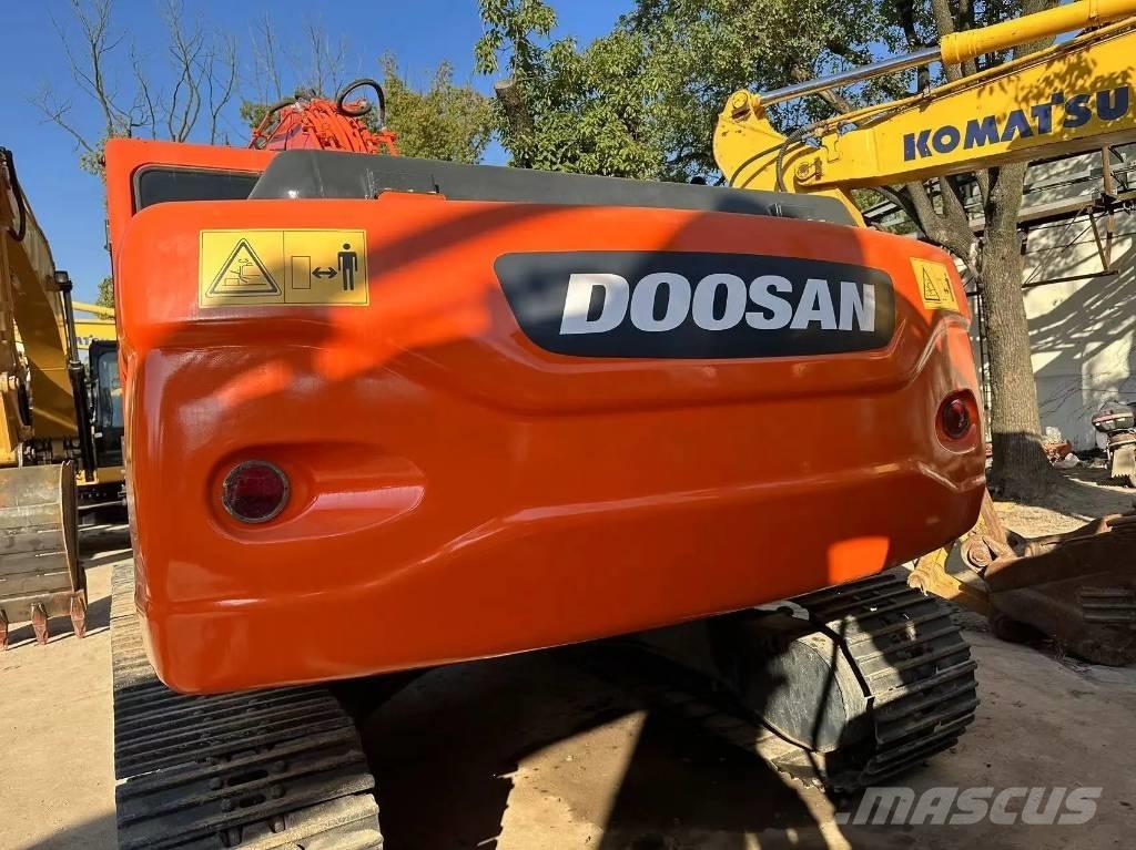 Doosan DX225LC-9C Telakaivukoneet