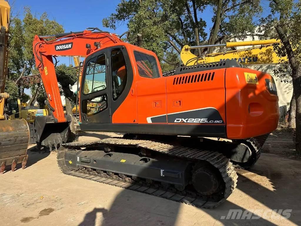 Doosan DX225LC-9C Telakaivukoneet