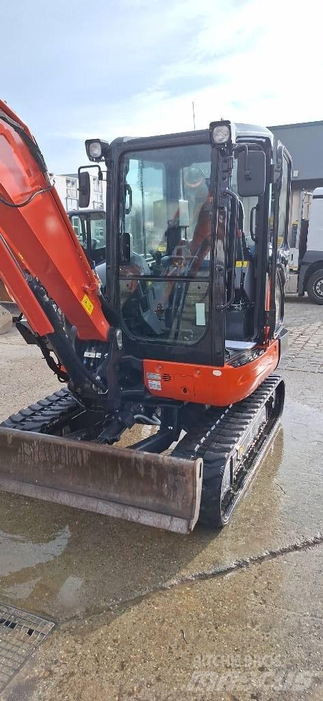 Kubota KX 042-4 Minikaivukoneet < 7t