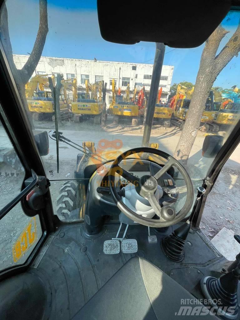 JCB 3 CX Kaivurikuormaajat