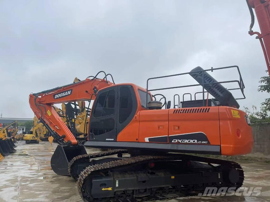 Doosan DX 300 LC Telakaivukoneet