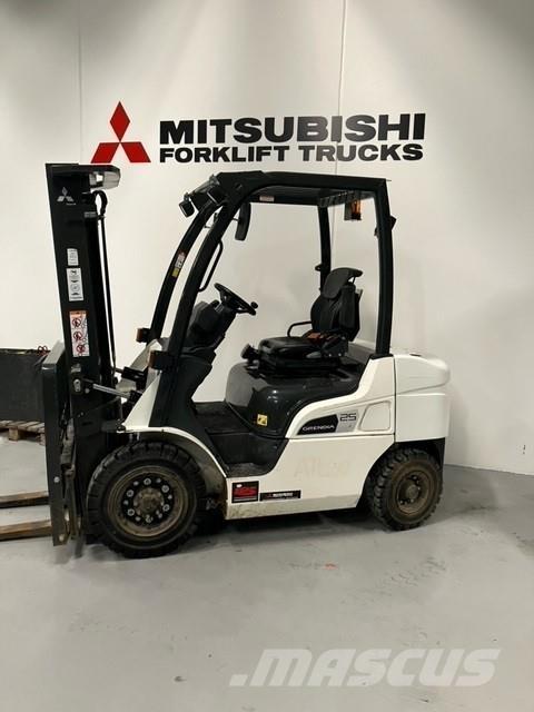 Mitsubishi FD25N3 Dieseltrukit