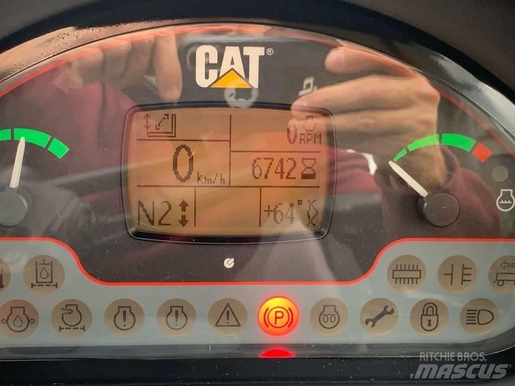 CAT TH 337C Maatalouskurottajat