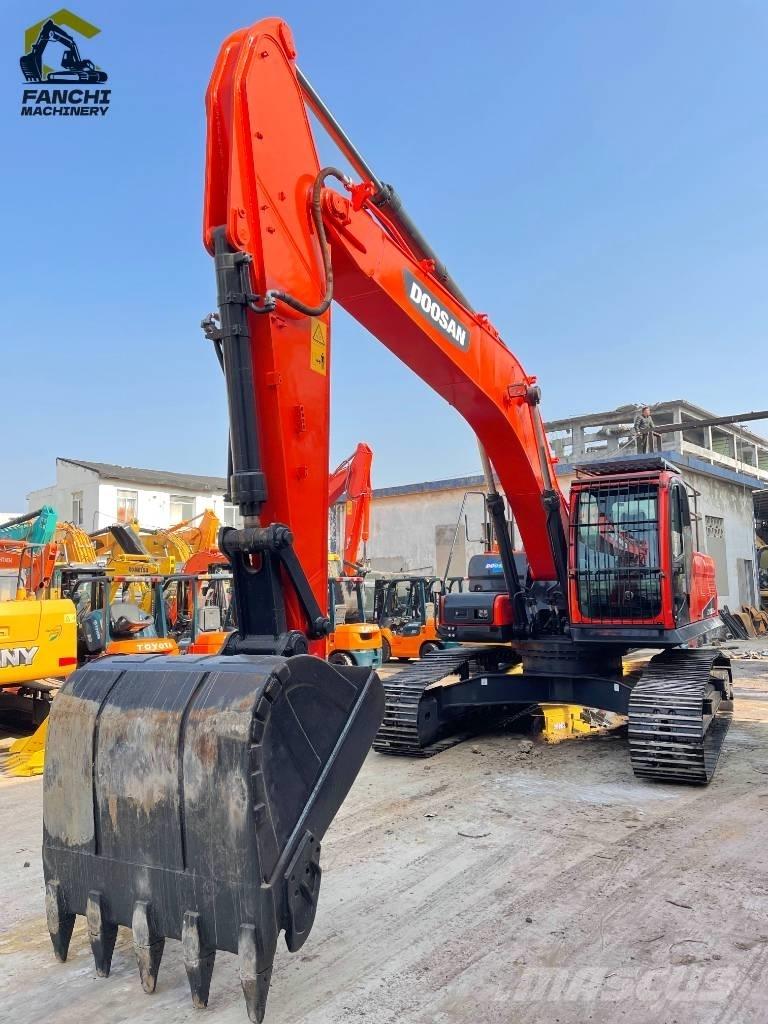 Doosan DX 300 LCA Telakaivukoneet