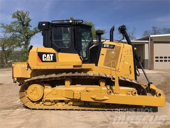 CAT D7E LGP Telaketjupuskutraktorit