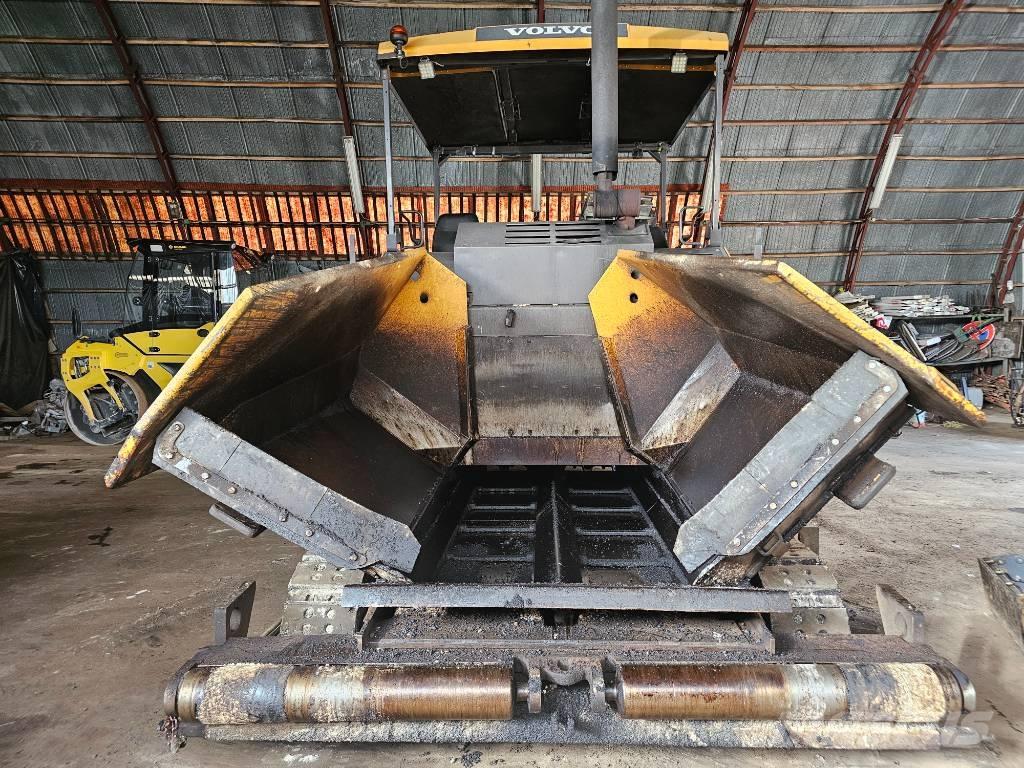 Volvo P6820C Asfalttikoneet