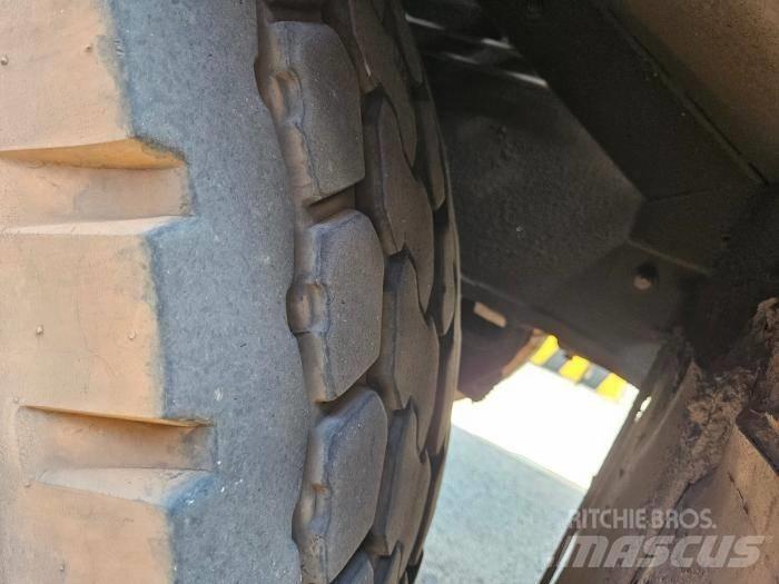 Kobelco RK 250 RT-nosturit