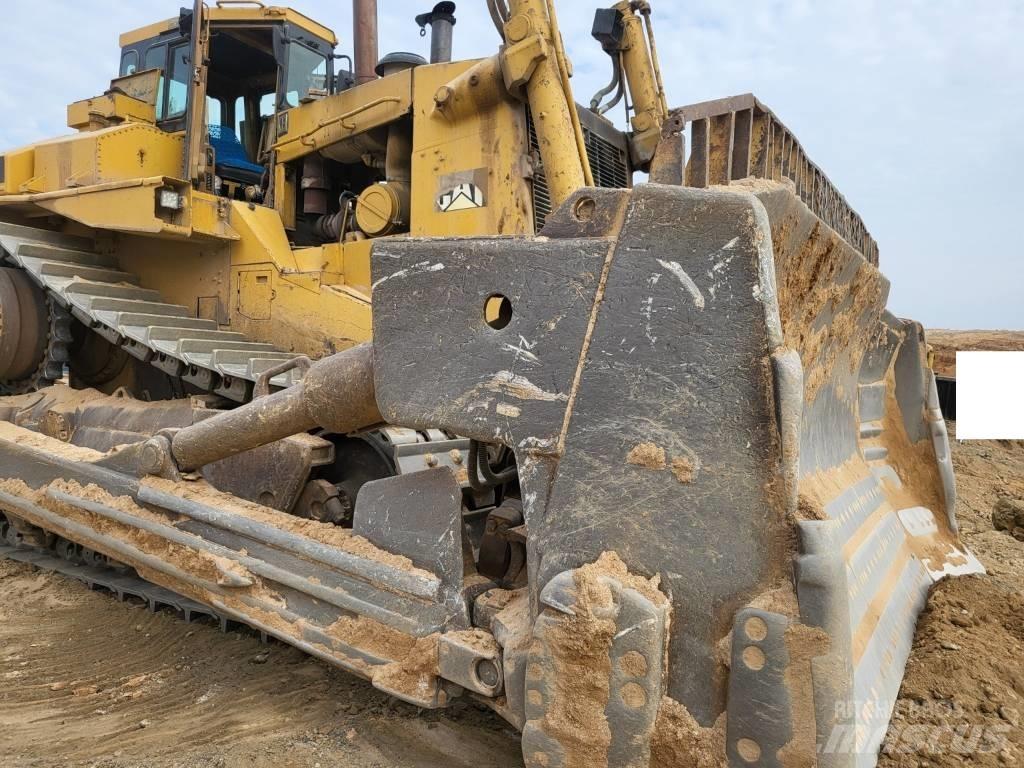 CAT D11N Telaketjupuskutraktorit