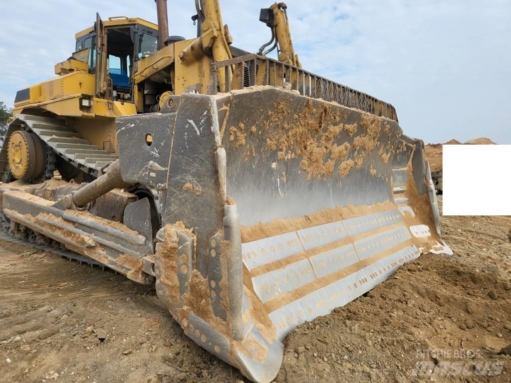 CAT D11N Telaketjupuskutraktorit