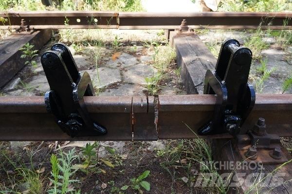  Rail carrying tongs Rautateiden kunnossapito