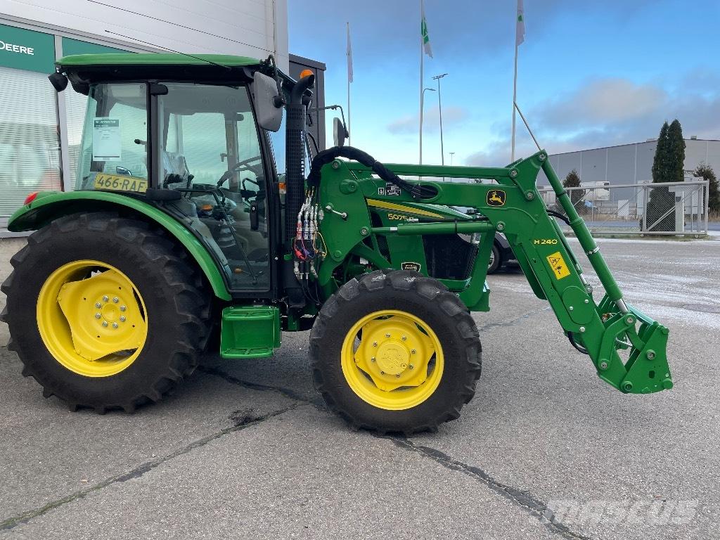 John Deere 5075 E Traktorit