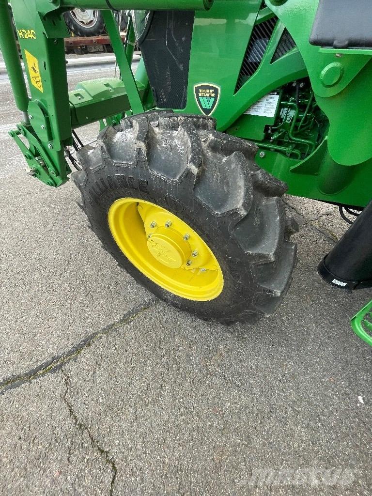 John Deere 5075 E Traktorit