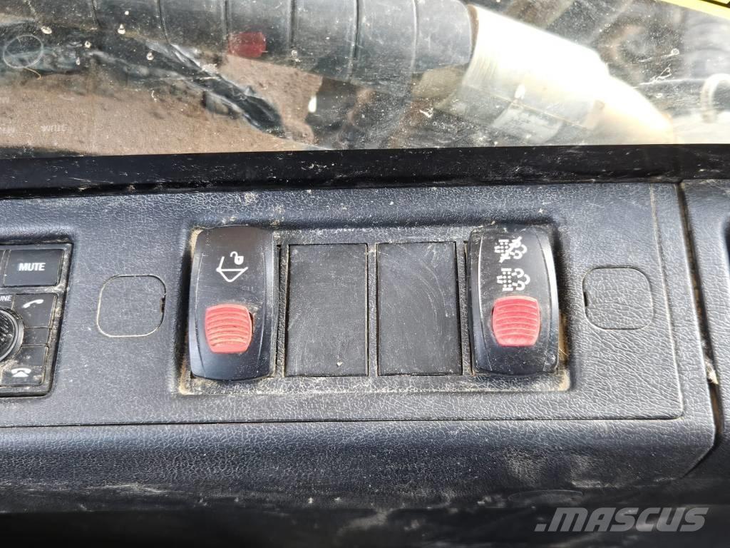Hyundai HX 220 L Telakaivukoneet