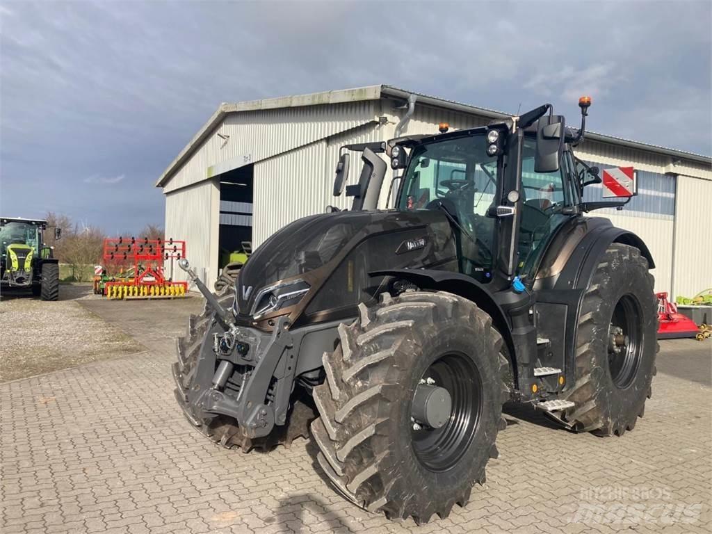 Valtra Q245 Traktorit