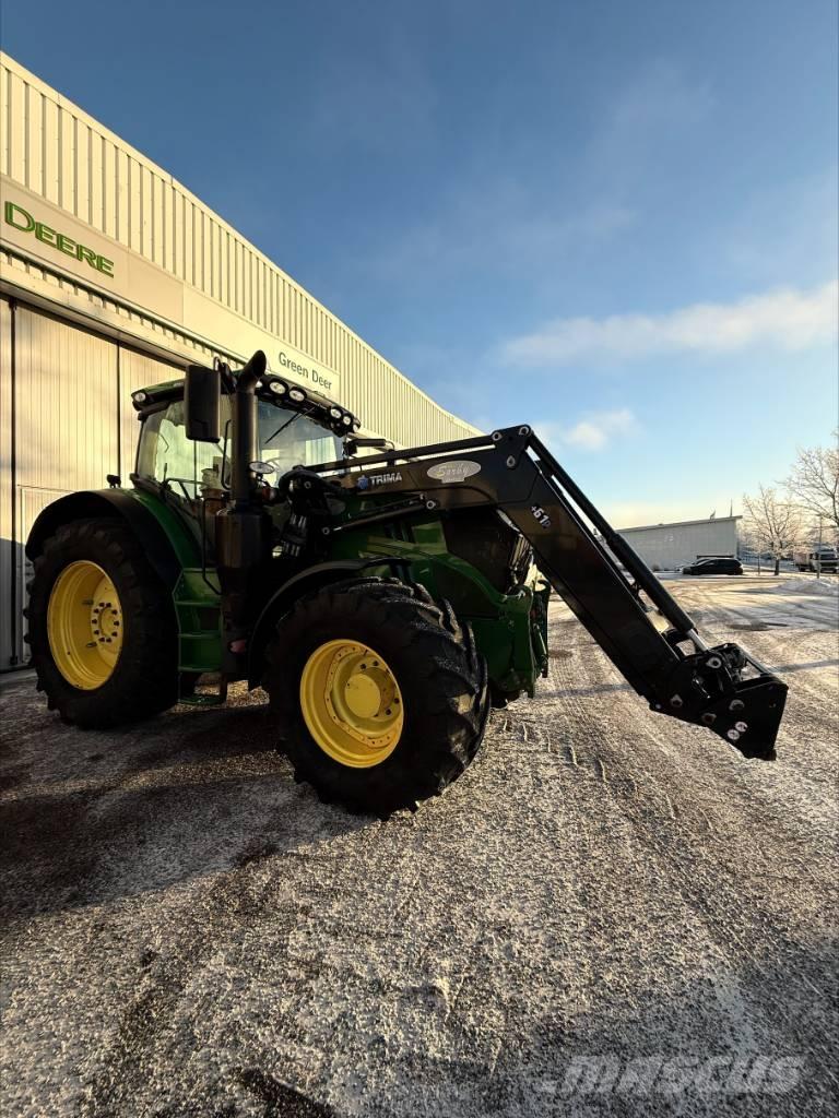 John Deere 6215R AP Traktorit