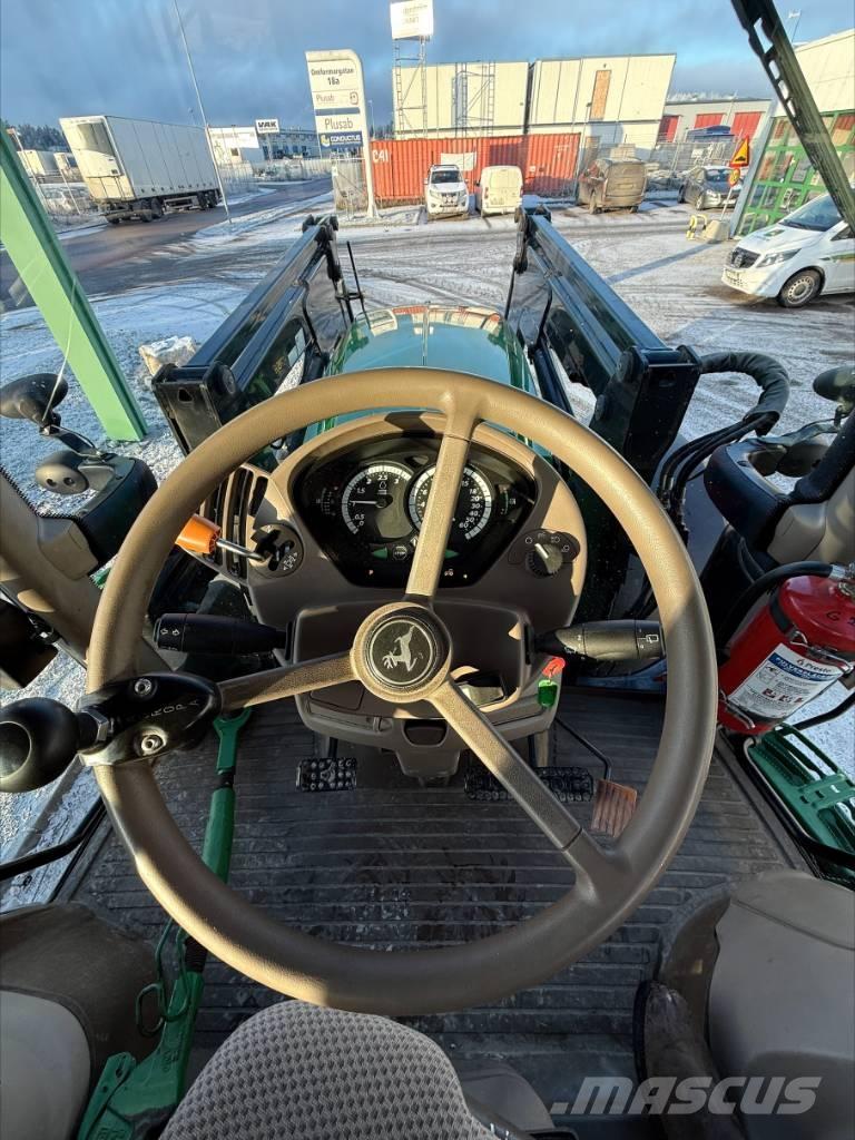 John Deere 6215R AP Traktorit
