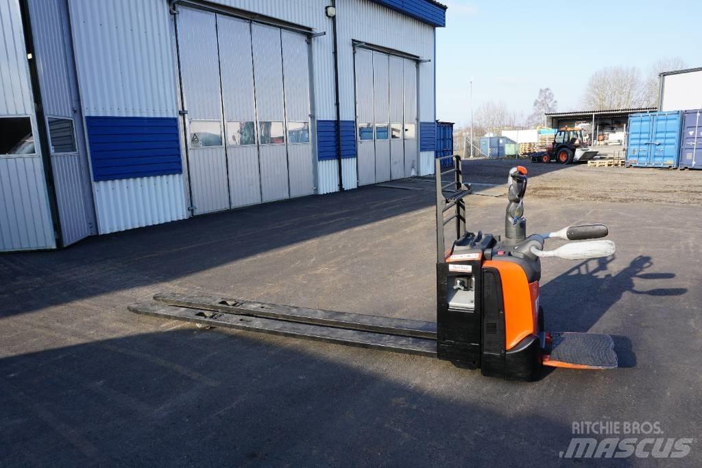 Toyota LPE250 Lavansiirtotrukit ajotasolla