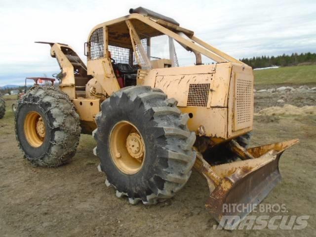 Clark 664B Juontokoneet