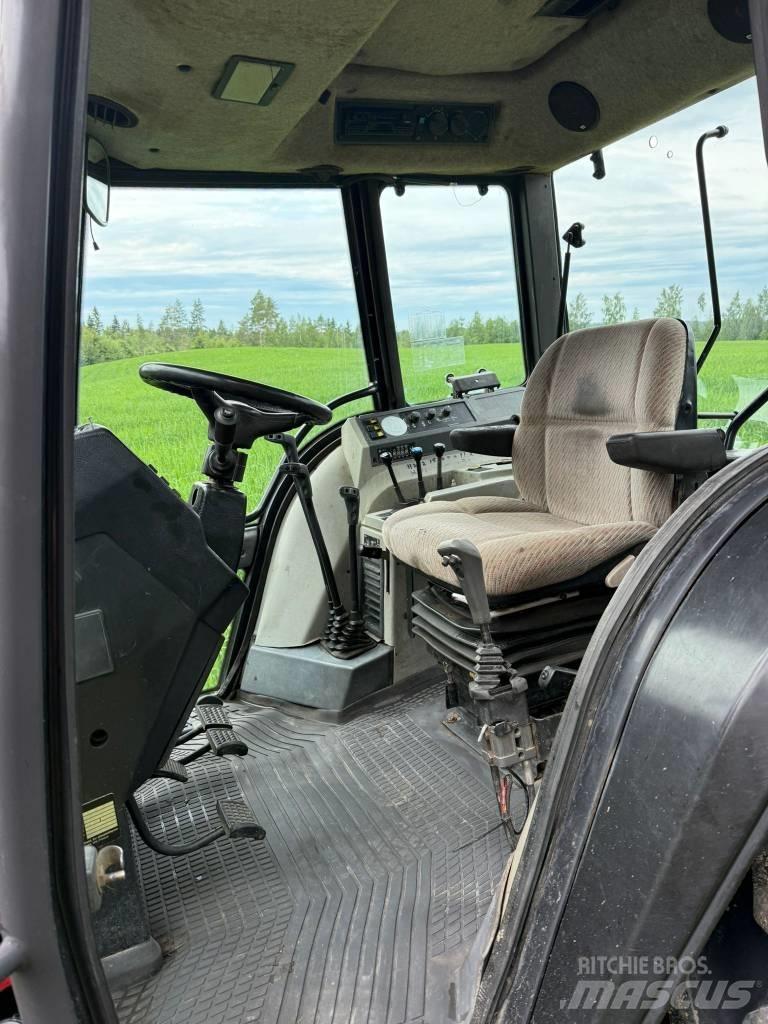 Valtra 6400 Traktorit