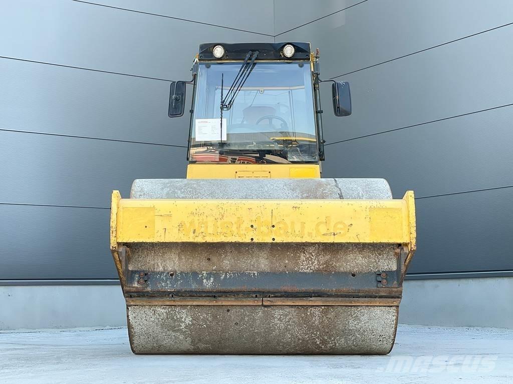 Bomag BW 213 DH-4 Yksivalssijyrät