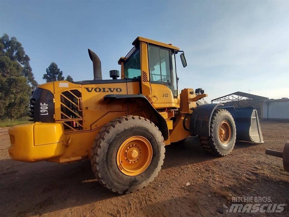 Volvo L90F Pyöräkuormaajat