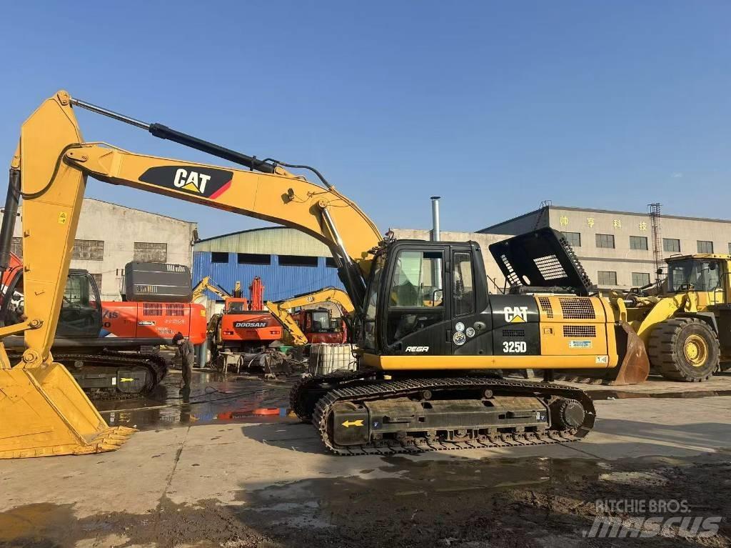 CAT 325 D L Telakaivukoneet