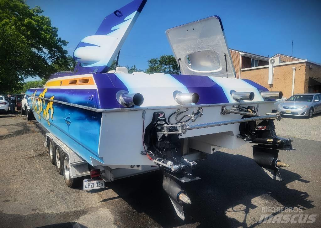  SPECTRE 36' Veneet, proomut ja ponttoonit