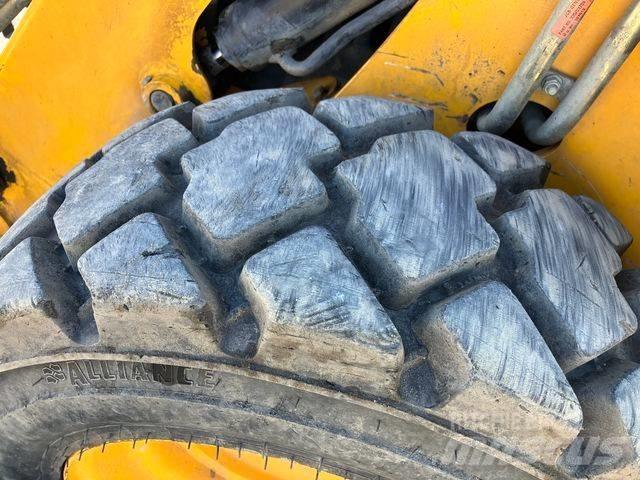 JCB 1CX EC Kaivurikuormaajat