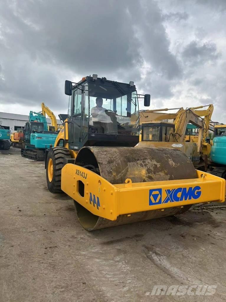 XCMG XS 143J Telakaivukoneet