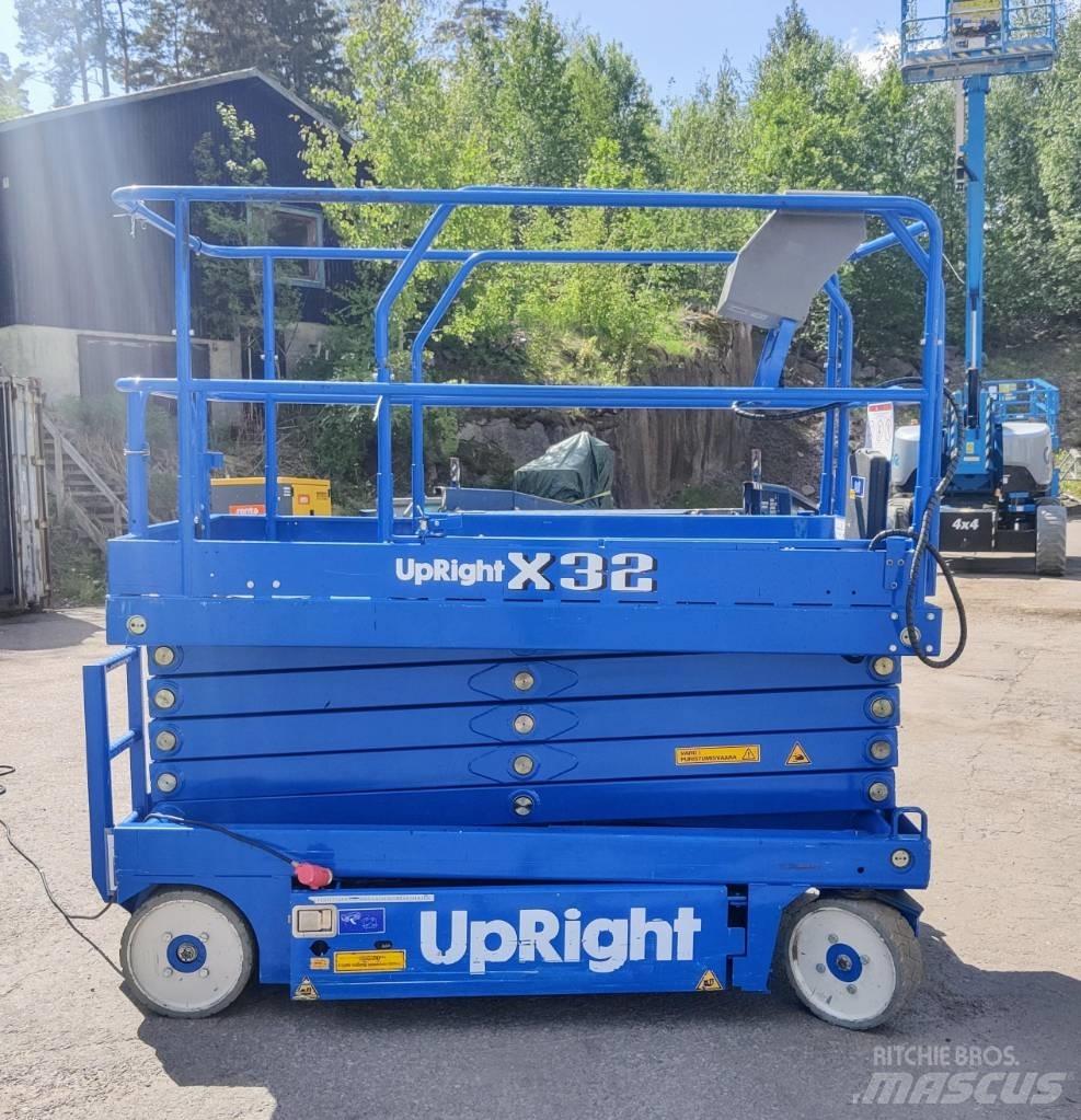 UpRight X32N Saksilavat