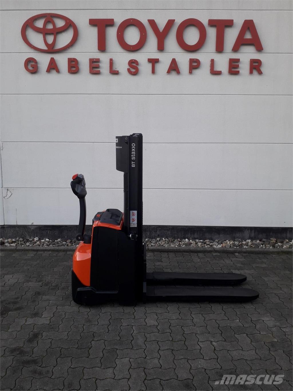 Toyota SWE120 Ajettavat pinoamisvaunut