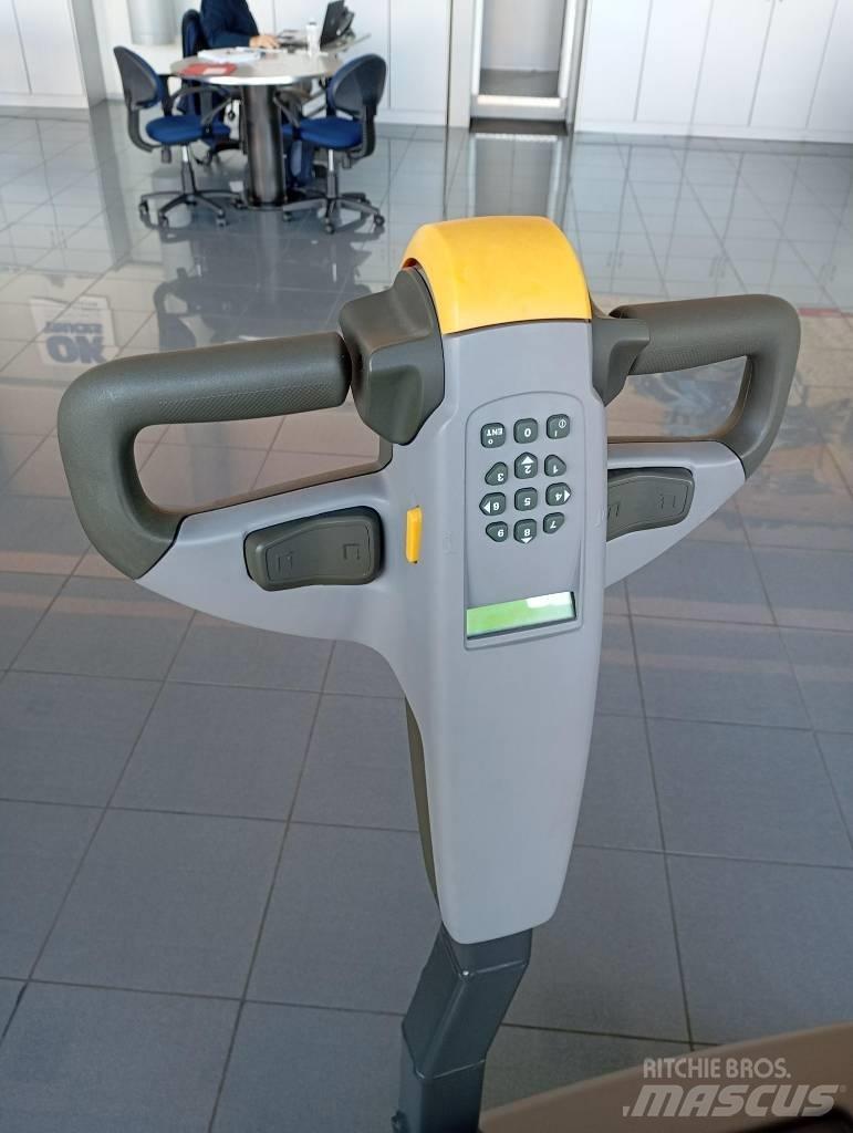 UniCarriers PS 125 Ajettavat pinoamisvaunut