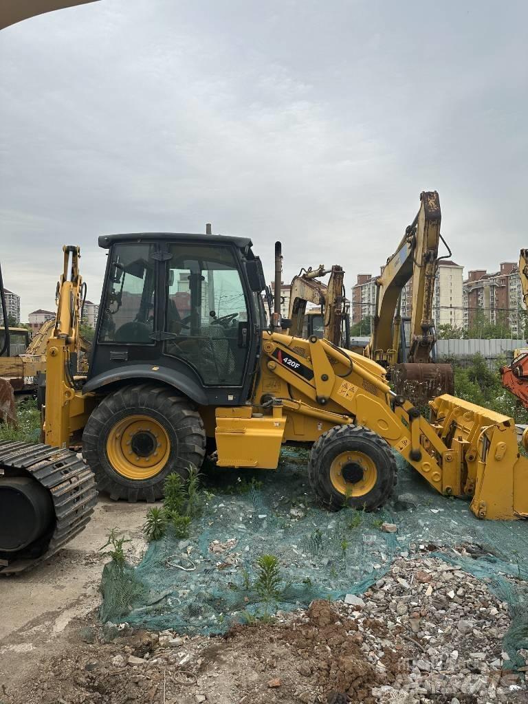CAT 420 F Kaivurikuormaajat