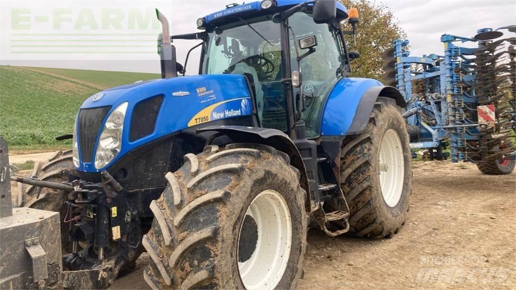 New Holland T7050 Traktorit