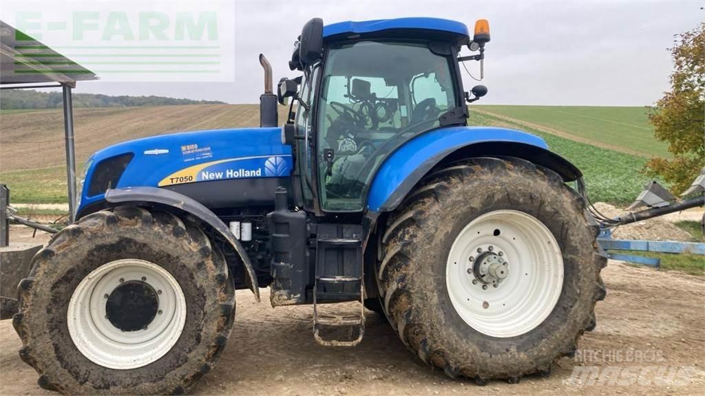 New Holland T7050 Traktorit