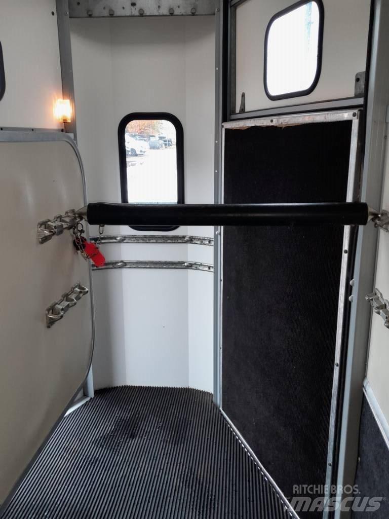 Ifor Williams HB 506 Eläinkuljetusperävaunut