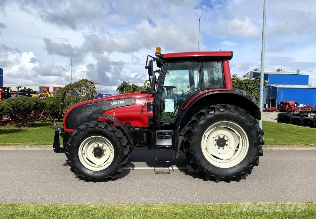 Valtra T 131 Traktorit