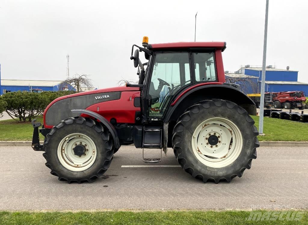 Valtra T 131 Traktorit