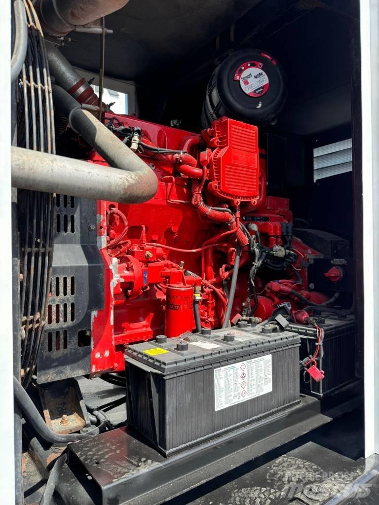 Cummins C 300 D6R Dieselgeneraattorit
