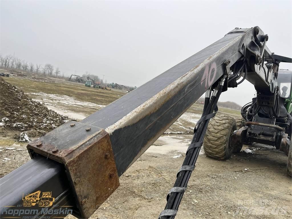 John Deere CH811 Harvesterinosturit