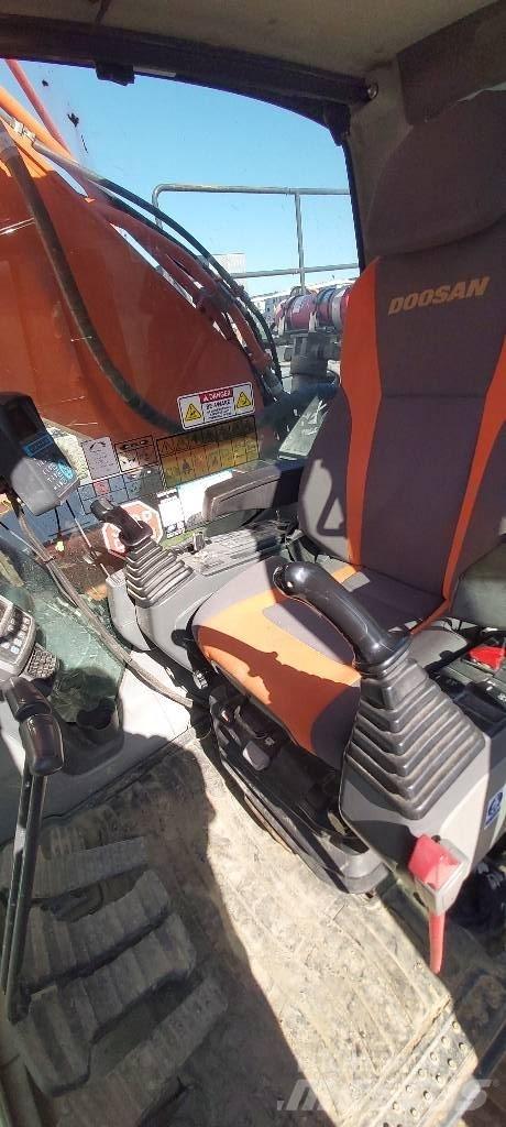 Doosan DX 300 LC Telakaivukoneet