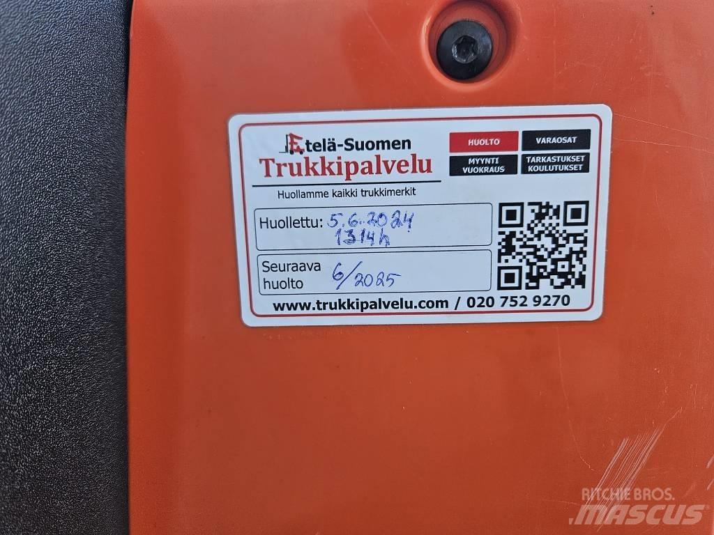 Toyota LWE 200 Lavansiirtotrukit ajotasolla
