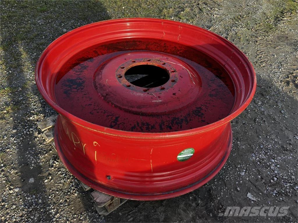 Fendt 18x46 Renkaat ja vanteet