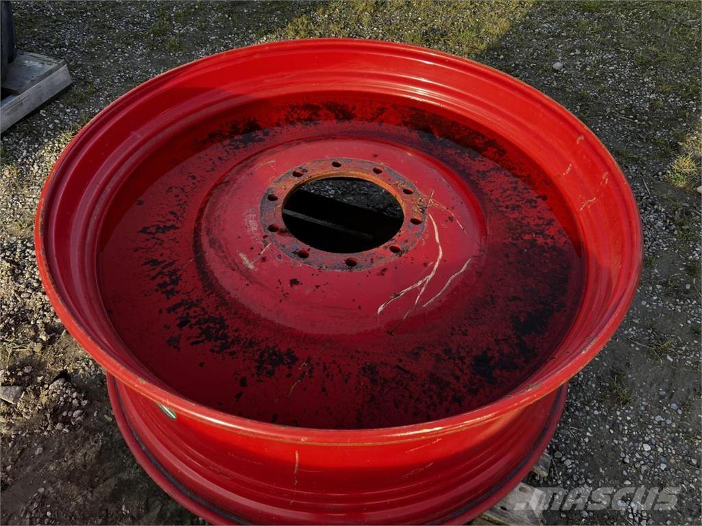 Fendt 18x46 Renkaat ja vanteet