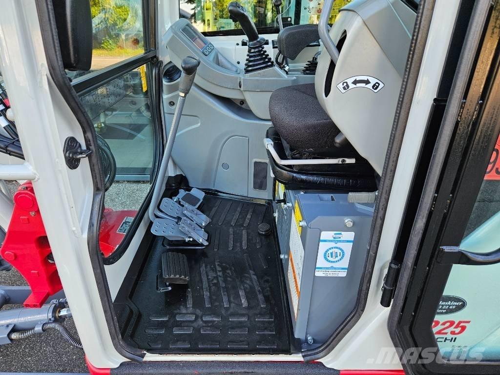 Takeuchi TB 225 Minikaivukoneet < 7t