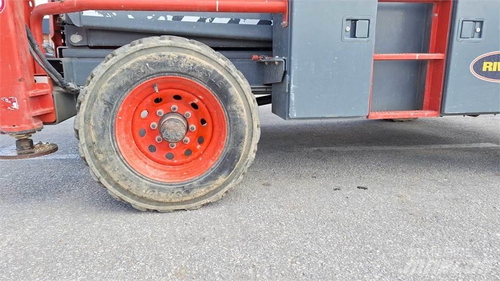 SkyJack 8841RT Saksilavat