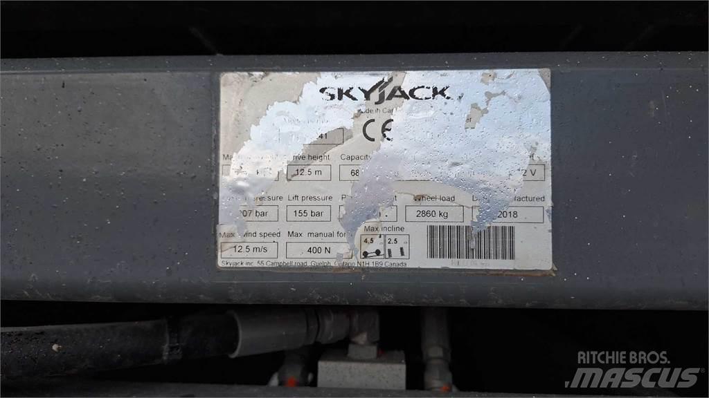 SkyJack 8841RT Saksilavat