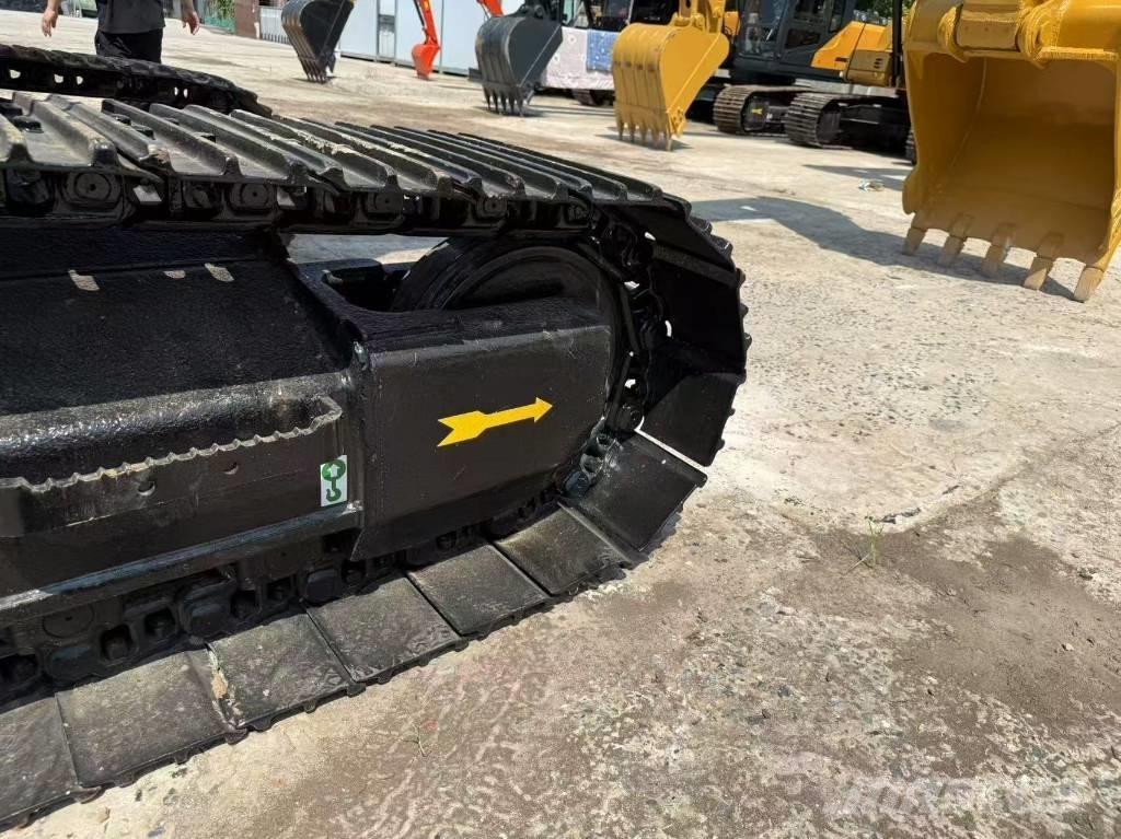 CAT 320D Telakaivukoneet